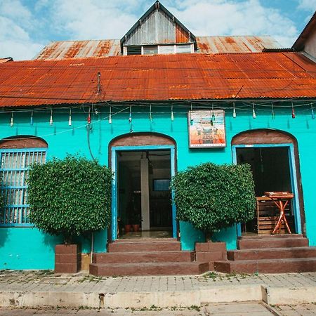 Tikal Backpackers Hostel Flores Luaran gambar