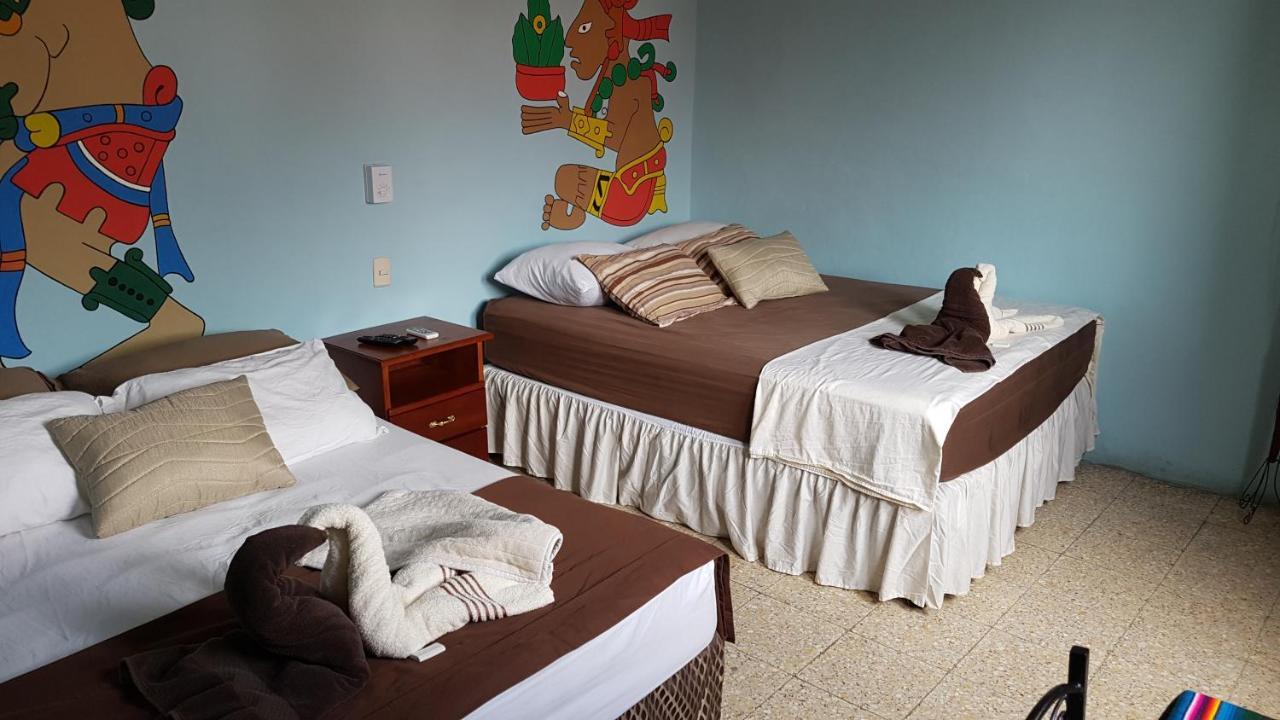 Tikal Backpackers Hostel Flores Luaran gambar