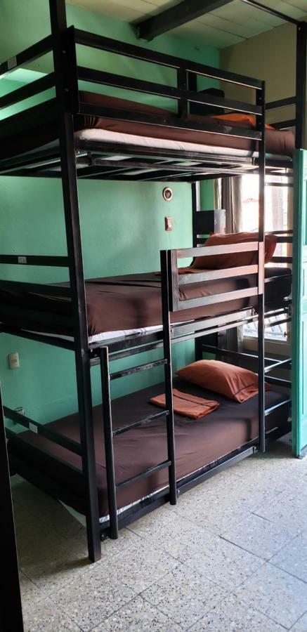 Tikal Backpackers Hostel Flores Luaran gambar